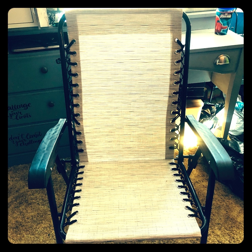 Foldable lawn chair!